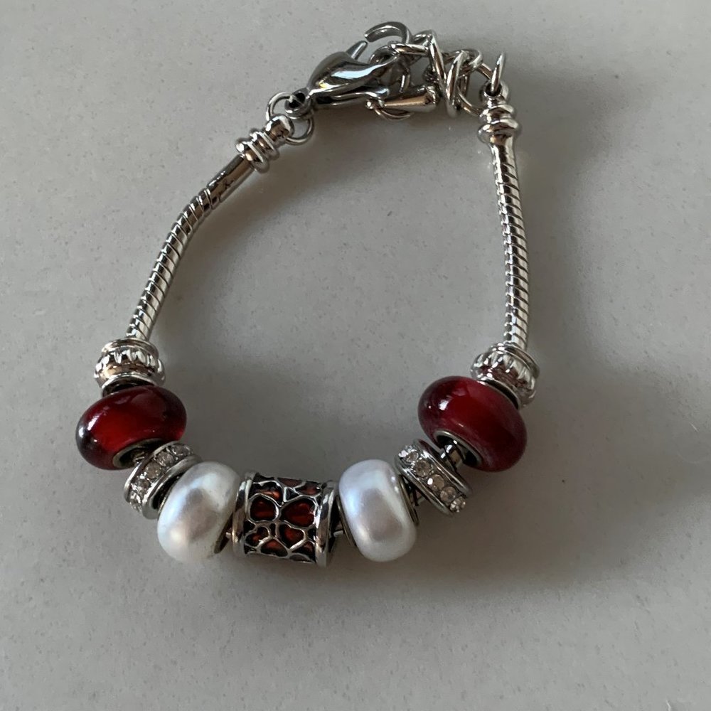 Beaded charm bracelet